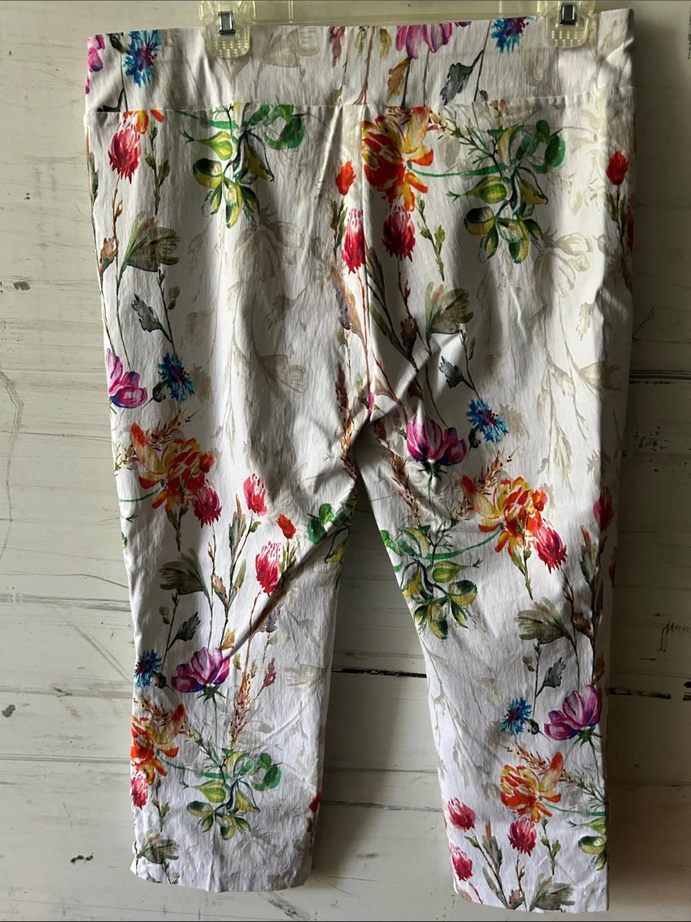 💐🫶Lena Gabrielle Floral Capri Pants Size 16 White Botanical Print Lace Hem - Picture 6 of 7